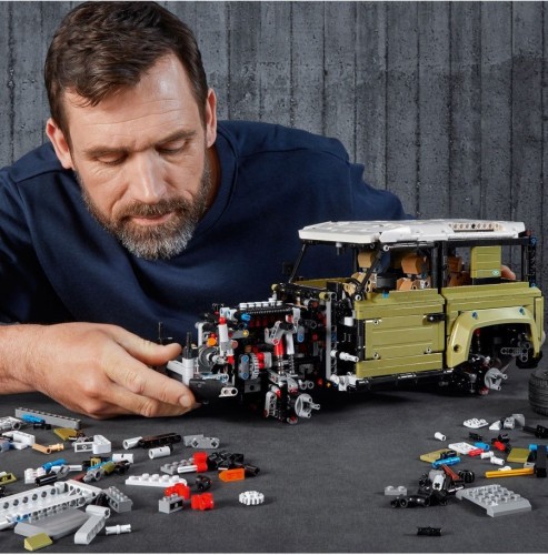 Конструктор LEGO Technic 42110 Land Rover Defender