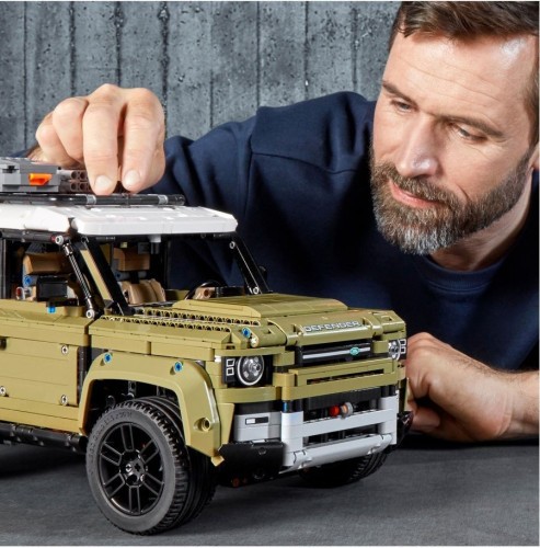 Конструктор LEGO Technic 42110 Land Rover Defender