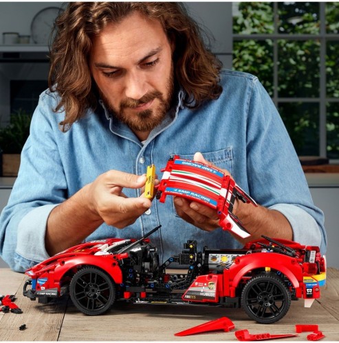 Конструктор LEGO Technic 42125 Ferrari 488 GTE "AF Corse #51"