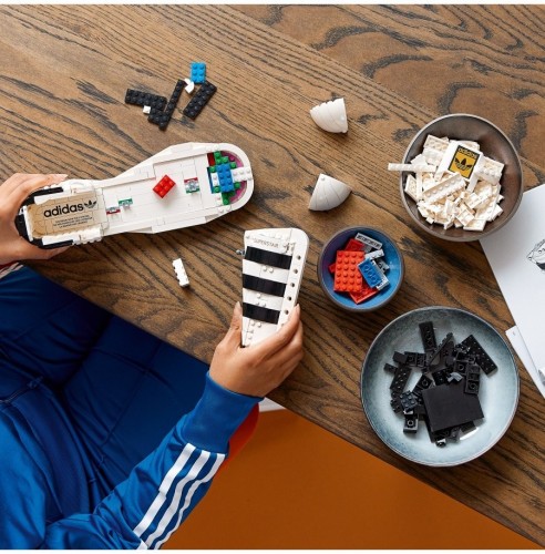 Конструктор LEGO Creator Expert 10282 adidas Originals Superstar