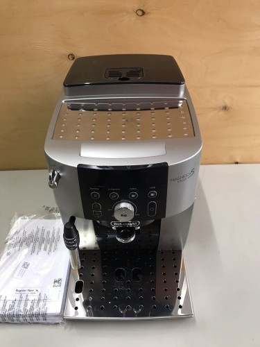 Кофемашина DeLonghi ECAM 250.23.SB (Как новый)