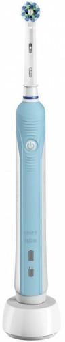 Электрическая зубная щетка Oral-B Pro 560 Cross Action